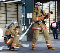 消防隊　活動中の画像